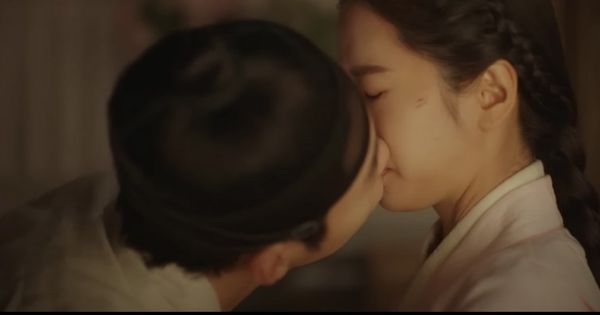 First kiss between Woo Do Hwan & Bona, Joseon Attorney: A Morality Ep 8