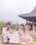 9. Potret keluarga bertema hanbok Korea Selatan