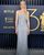 3. Elizabeth Debicki kenakan backless dress stunning