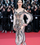 4. Eva Green tampil unik dalam balutan gaun transparan seperti peri