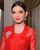 1. Tampil kebaya merah cerah elegan