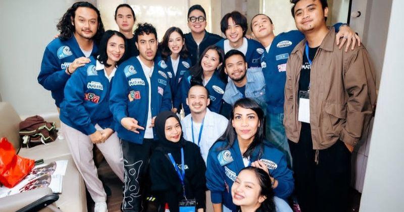 4. Prilly Latuconsina hadir sebagai produser film