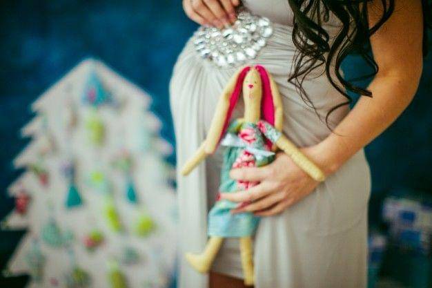 Kehamilan bayi perempuan - www.freepik.com