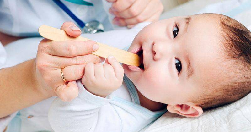 Memeriksa mulut bayi - www.babycenter.com