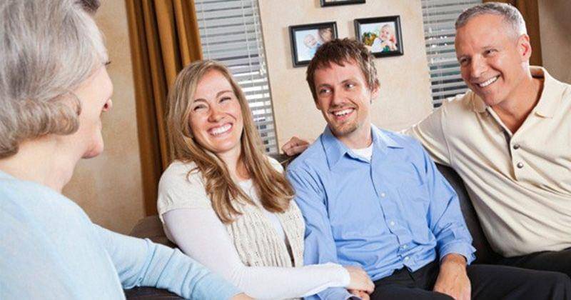 Orangtua dan pasangan muda - www.ninegps.com