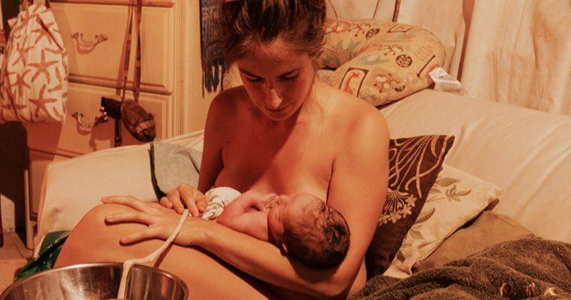 Ibu melahirkan di rumah - www.beyondvitality.com