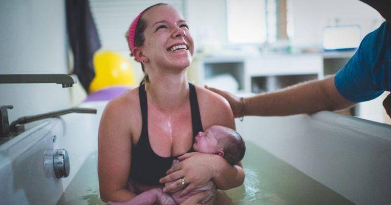 Water birth - www.thebirthhour.com