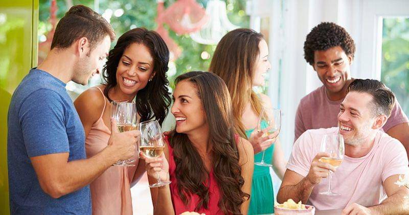 Pesta bersama teman - www.mytoba.ca