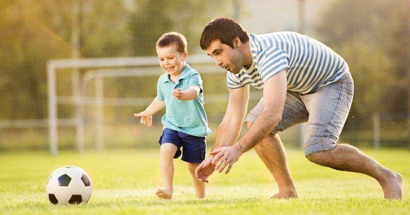Dalam mengasuh anak, papa juga mempunyai peranan yang penting. - www.parenting.lk