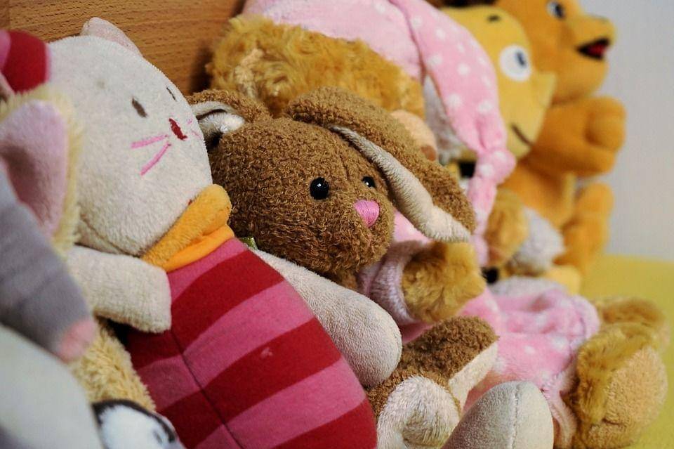 Boneka bau aku mana, Ma? 
 - pixabay.com/Webandi