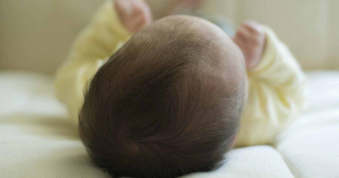 Otak dan sambungan syaraf bayi berkembang pesat di usia muda. - Wikimedia.commons.org