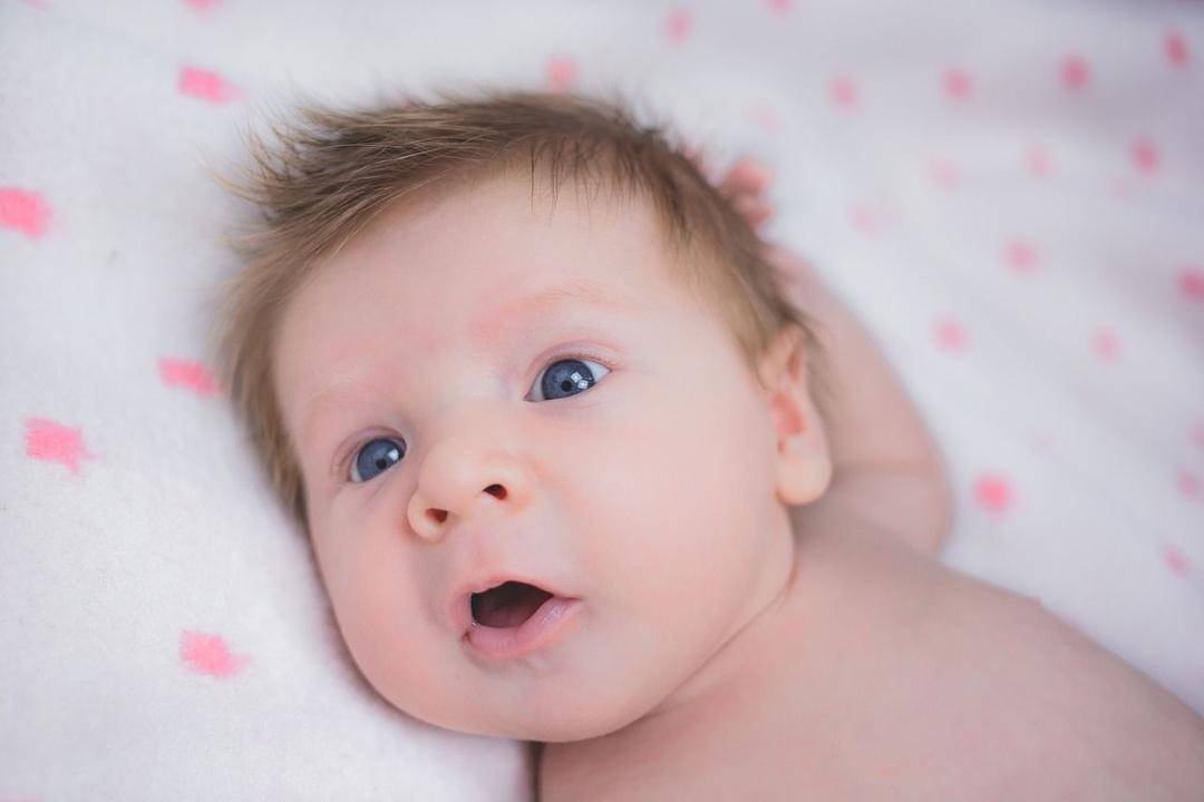 Kapan Bayi Bisa Melihat dengan Jelas? Ini Jawabannya!
