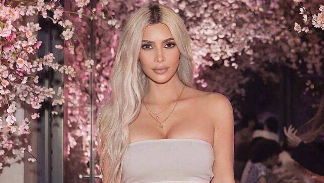 Kira-kira, Kim Kardashian pakai parfum dan produk makeup apa, ya? - Instagram.com/kimkardashian