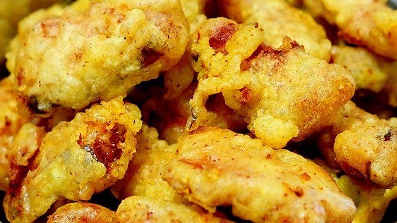 Alasan Kenapa Kamu Harus Sudahi Tradisi Makan Gorengan Saat Berbuka