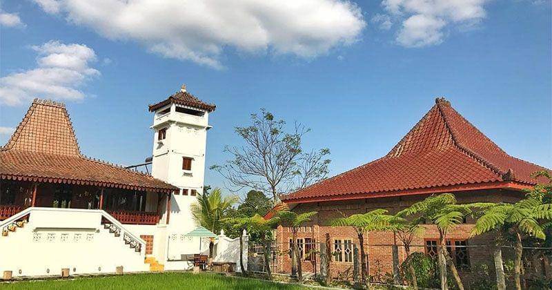 Instagram.com/tyasmaraloka