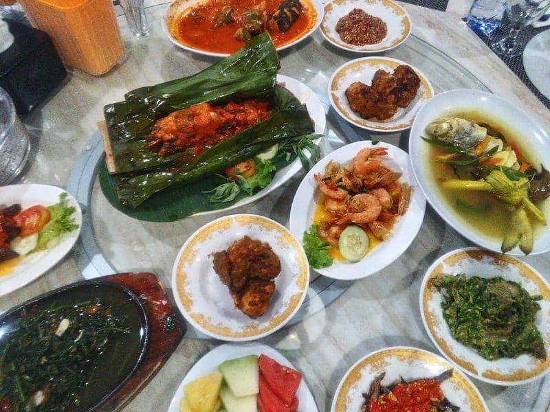 Khas Bumbu Melayu, Ini Dia Makanan Pekanbaru yang Perlu Kamu Coba!