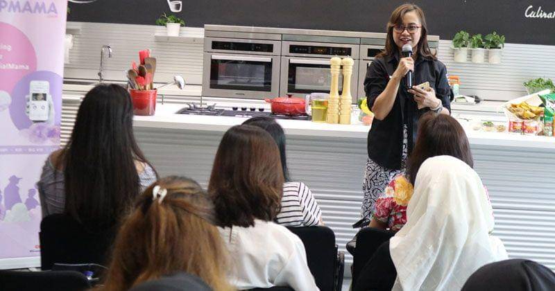 Editor in Chief Popmama.com memberikan sambutan kepada para peserta Cooking with BFF - Popmama.com/Onic Metheany