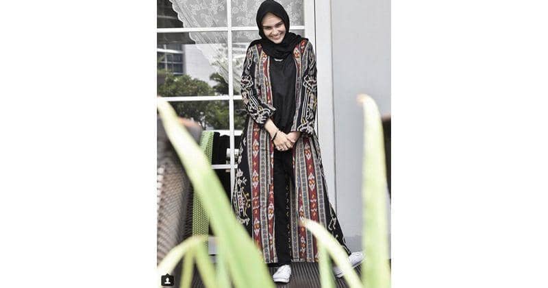 Instagram.com/zeezeeshahab