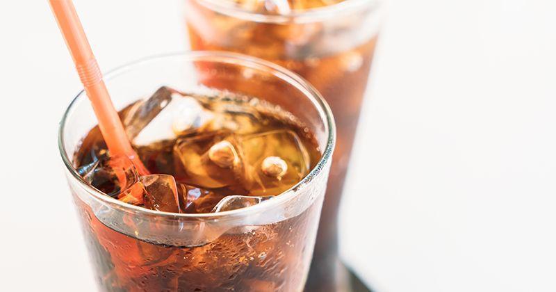 8 Bahaya Minum Soda Berlebihan, Sakit Kepala hingga Diabetes