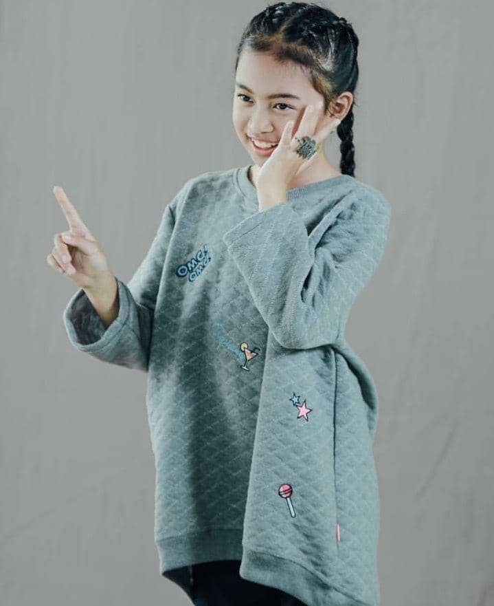  Instagram.com/zara_leola_official