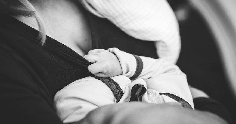 Waspadai 6 Hal Penyebab Air Susu Ibu (ASI) Terasa Asam