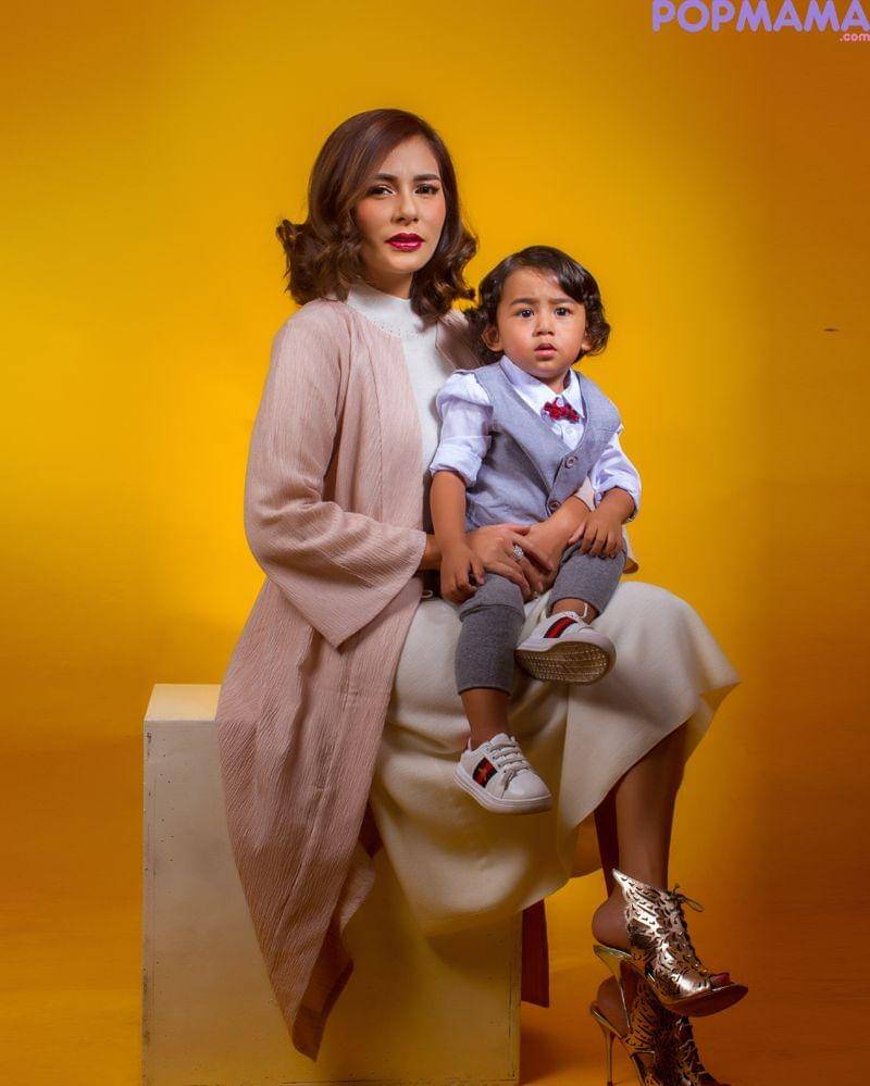 Outfit Meisya Siregar: Uniqlo Indonesia - Popmama.com/Jaya