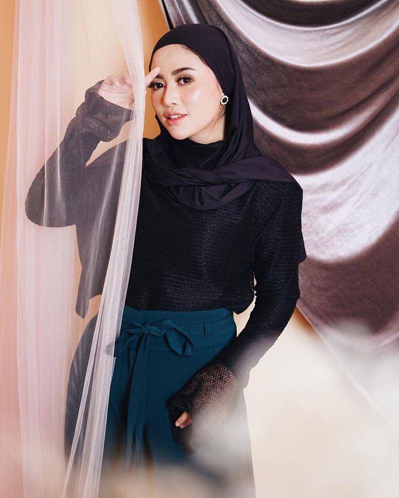 Instagram.com/rachelvennya