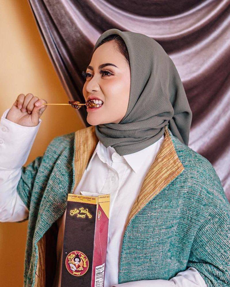 Instagram.com/rachelvennya