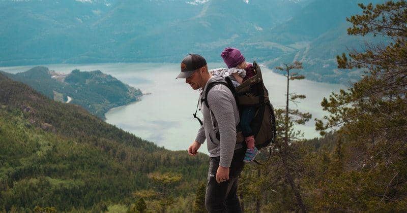 Jangan Lupa Bawa Travel Essentials Saat Hiking Bersama si Kecil