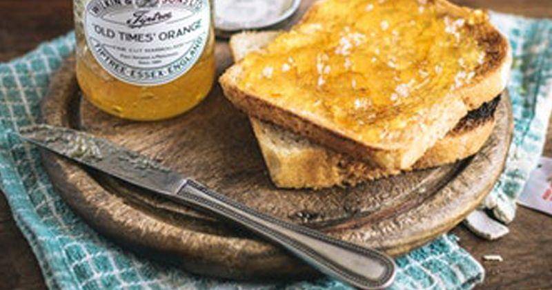 Unsplash/Calum Lewis