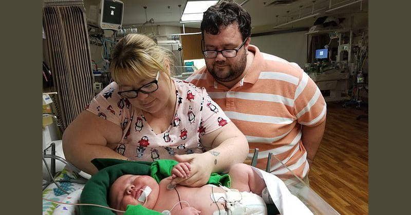 Mengejutkan Orangtuanya, Bayi Ini Lahir dengan Berat Hampir 7 Kilogram