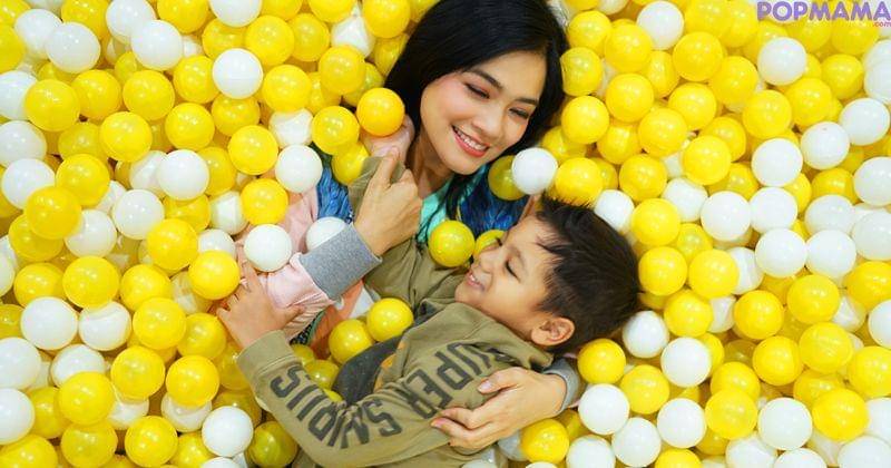 Popmama.com/Michael Andrew 