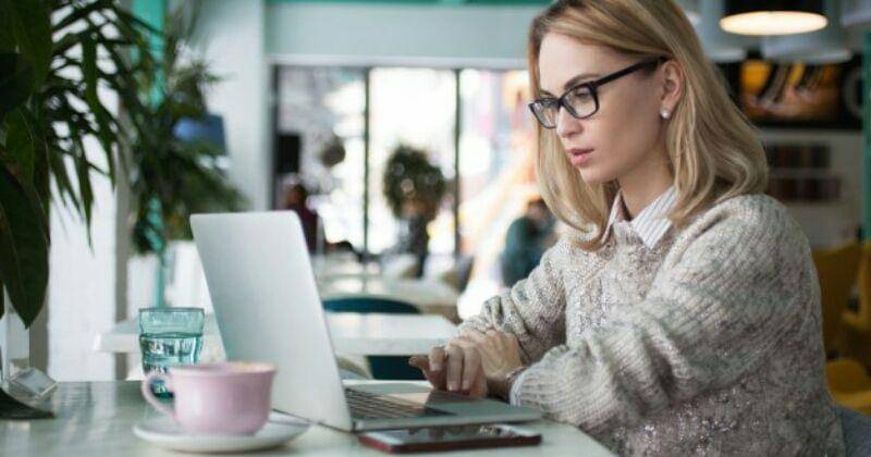 Freepik/Katemangostar