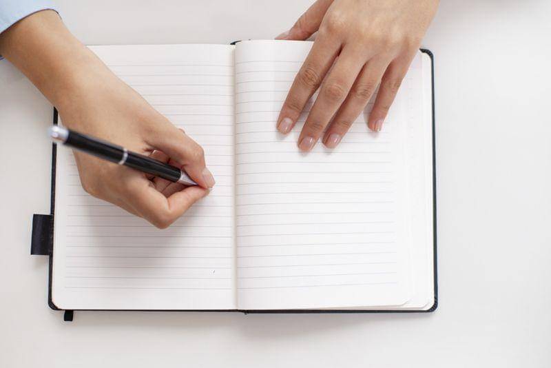 Freepik/ Katemangostar