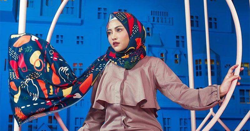 Instagram.com/rachelvennya 