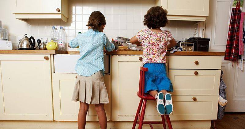 Pekerjaan rumah untuk anak 6-8 tahun - Marcelo Santos/Getty Images via money.com