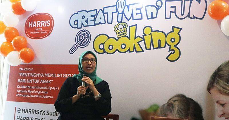 Dr. Nuvi Nusarintowati, SpA(K) - RS. Evasari Awal Bros  - Popmama.com/Novy Agrina