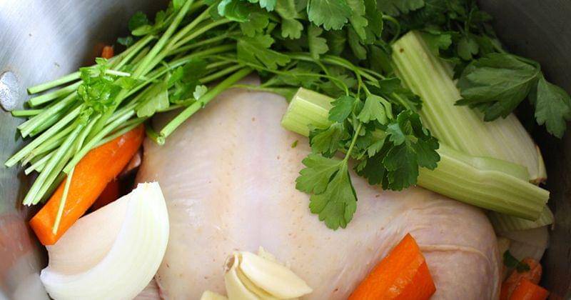 Cara membuat kaldu ayam - steelehousekitchen.com