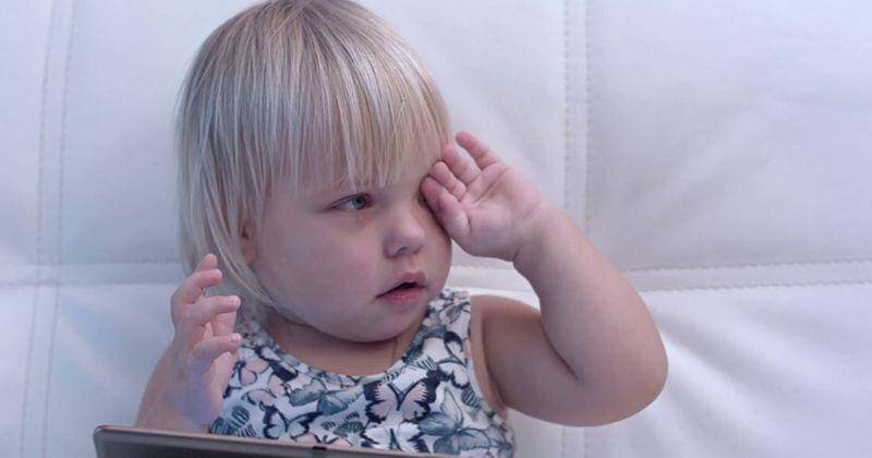 Mengatasi mata minus pada anak - videoblocks.com