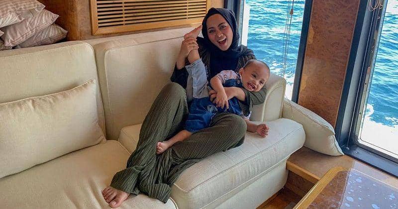 Instagram.com/rachelvennya