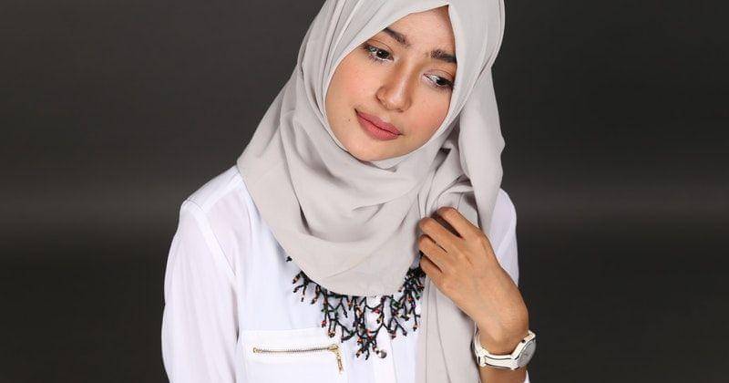 Pexels/walking photographer