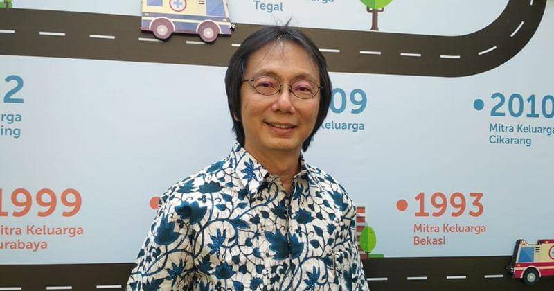 Dr Albert A. Maramis, Sp.KJ (K) - Popmama.com/Novy Agrina