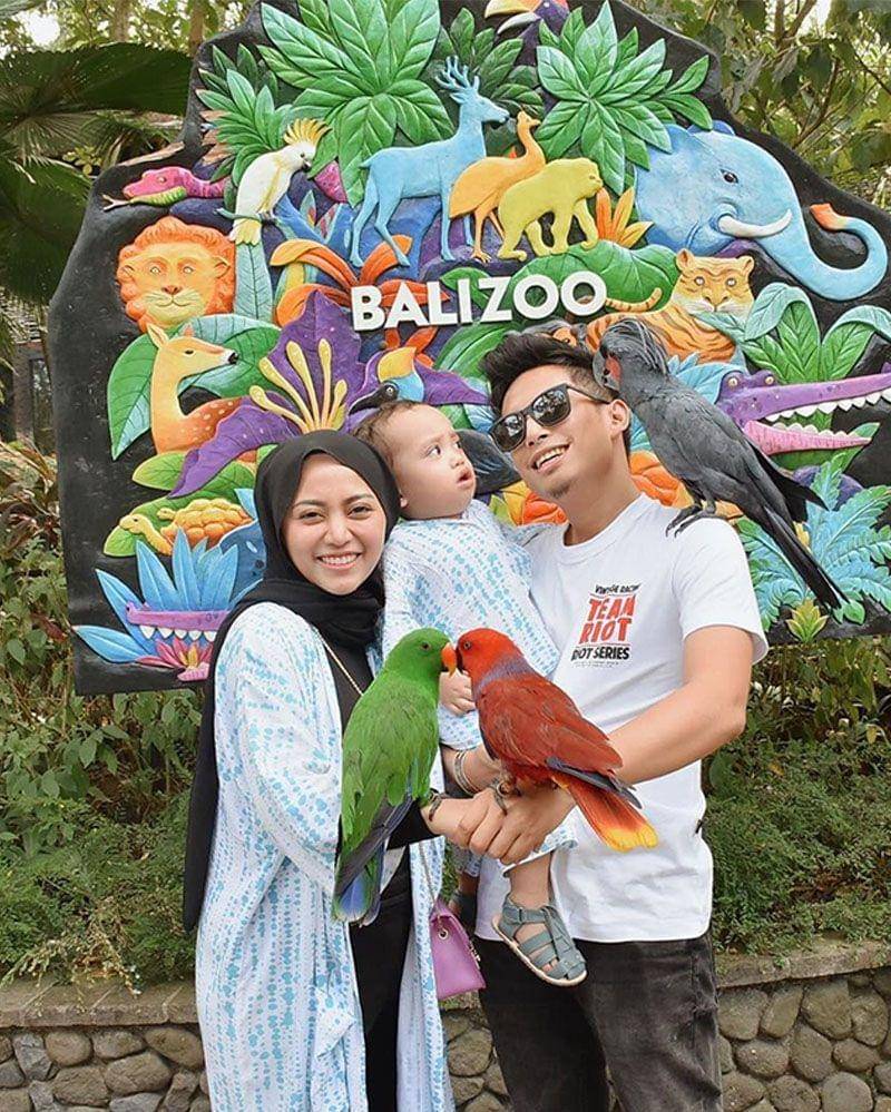 Instagram.com/rachelvennya 