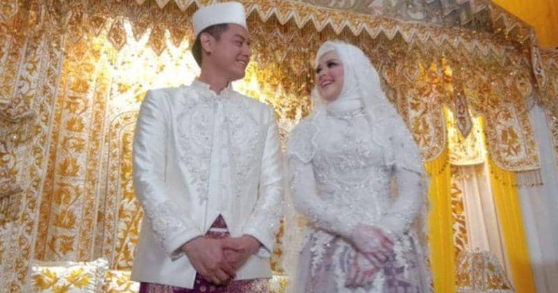 Roger Danuarta Lantunkan 13 Ayat Ar-Rahman Saat Meminang Cut Meyriska