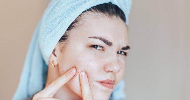 joker with card - Freepik/Nestea06