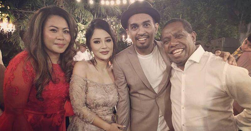 Instagram.com/agustineligo