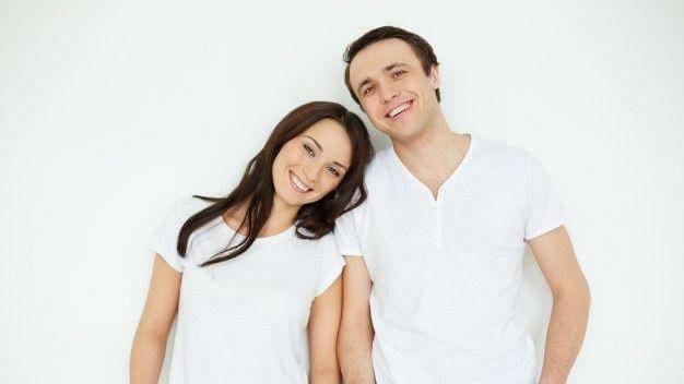 https://www.freepik.com/free-photo/couple-with-white-shirts-jeans_861508.htm#page=1&query=Couple%20&position=22