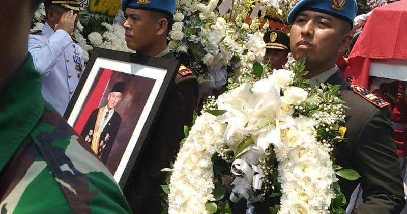 Situasi Pemakaman BJ Habibie yang Penuh Haru dan Banjir Doa