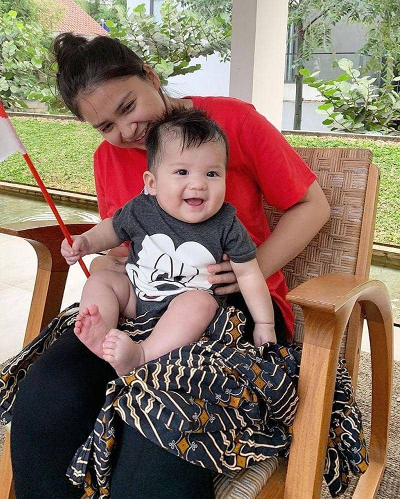 Instagram.com/putrititian