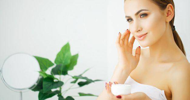 10 Rekomendasi Skincare untuk Ibu Hamil yang Aman 
